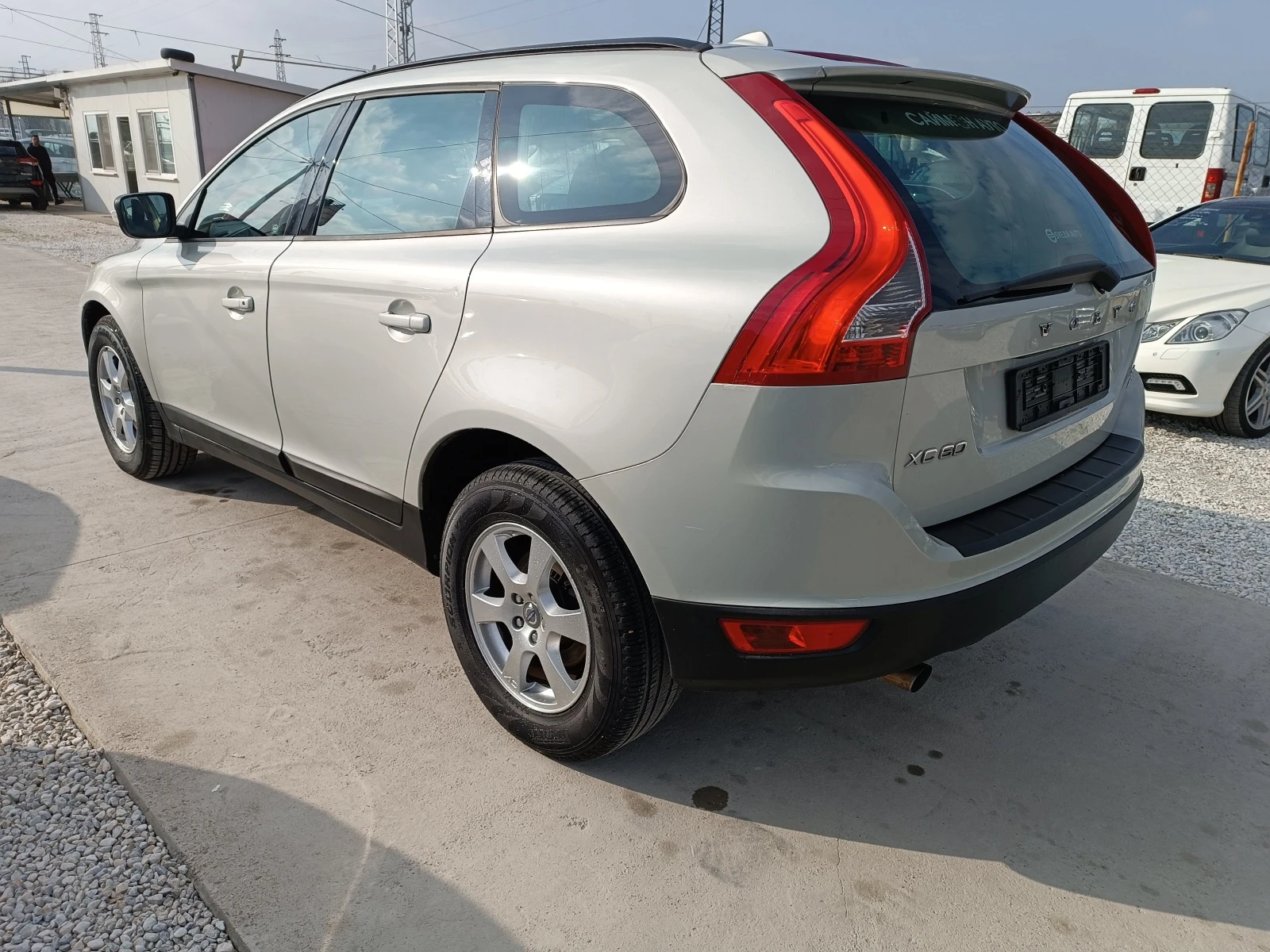 Volvo XC60 2.4D * * * LEASING 20%* * * BARTER* * *  - изображение 3