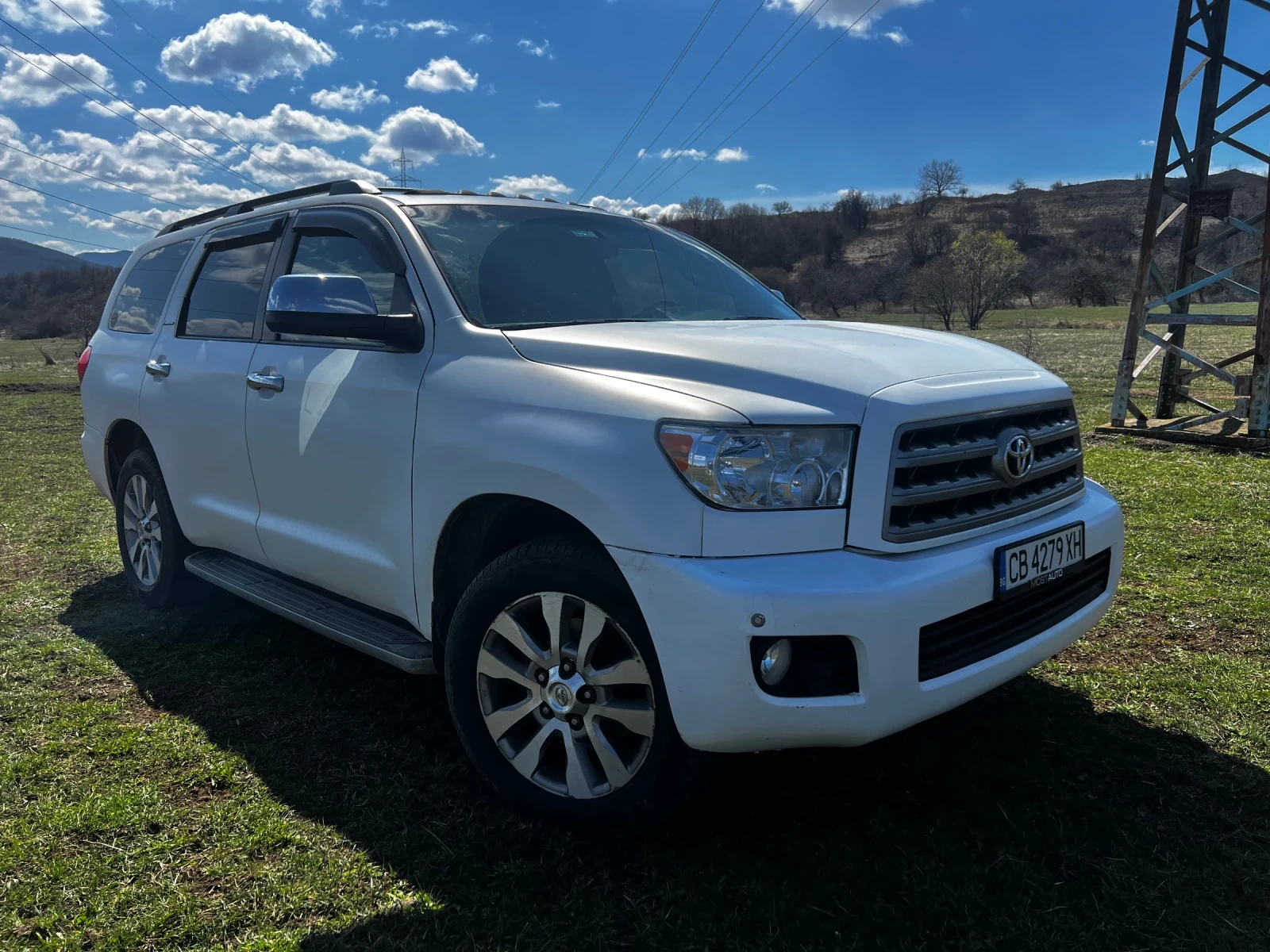 Toyota Sequoia 5.7i iForce - изображение 2