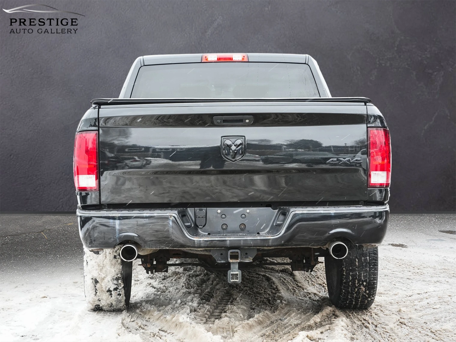 Dodge RAM 1500 2017* 4WD Crew Cab 140.5" Express* V8 HEMI - изображение 4