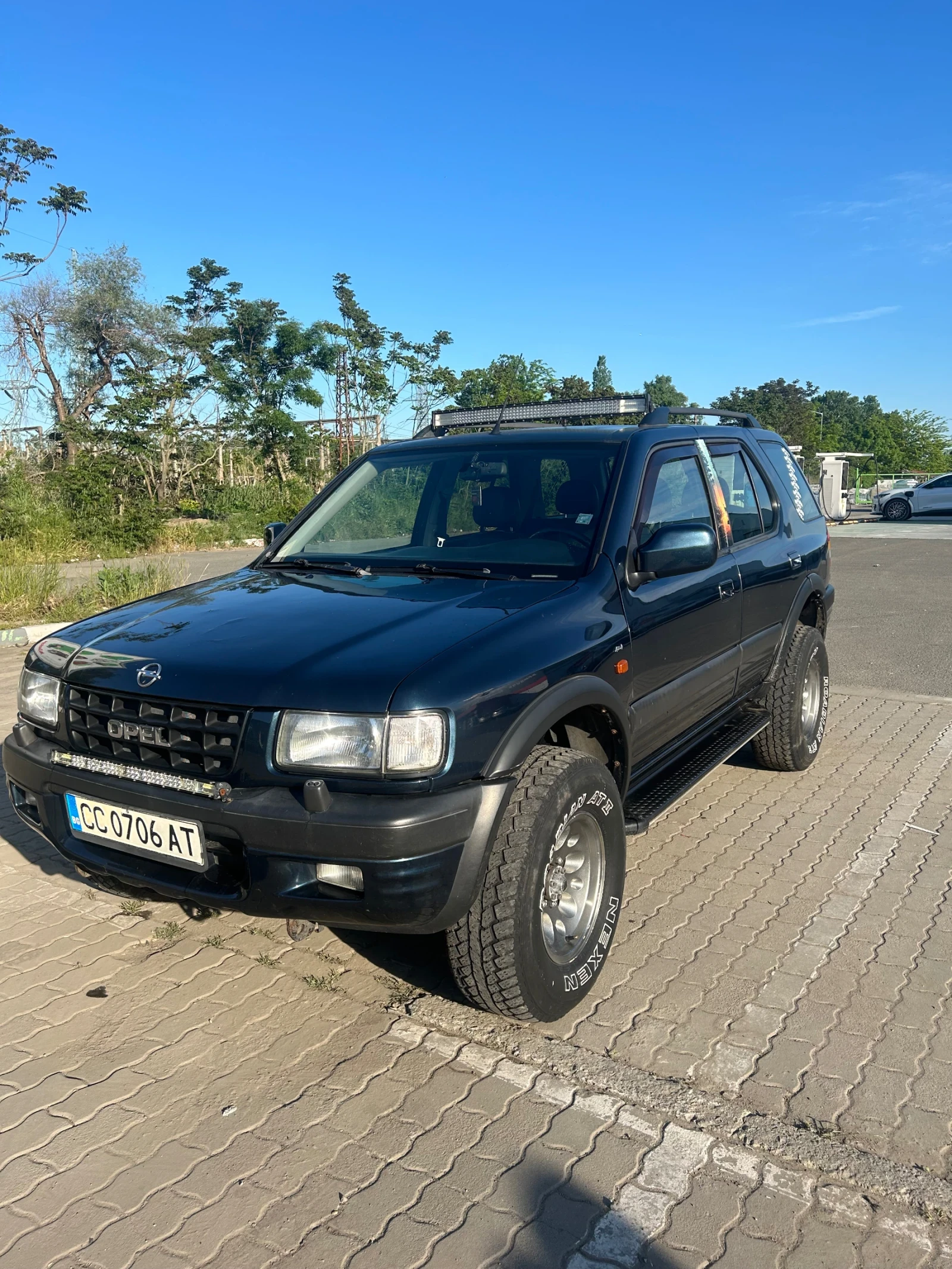 Opel Frontera 3.2 V6 4x4 GAZ/BENZIN, снимка 11 - Автомобили и джипове - 54632463