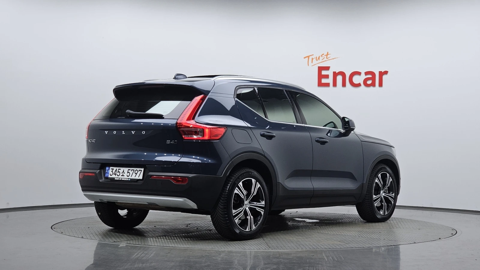 Volvo XC40 B4 Inscription, снимка 2 - Автомобили и джипове - 55683344