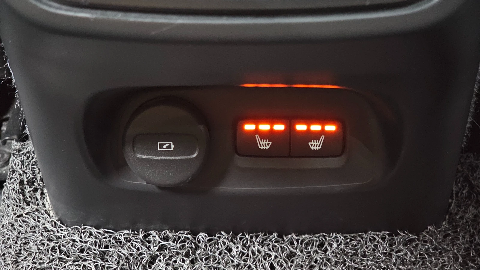 Volvo XC40 B4 Inscription, снимка 16 - Автомобили и джипове - 55683344