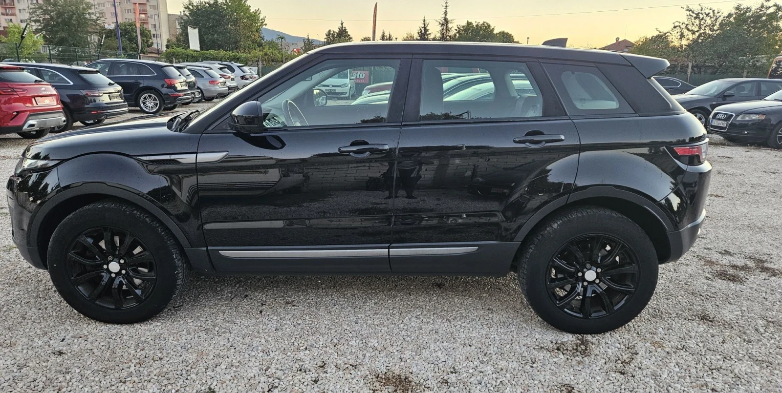 Land Rover Evoque 2.0 D..FACE , снимка 4 - Автомобили и джипове - 56300872