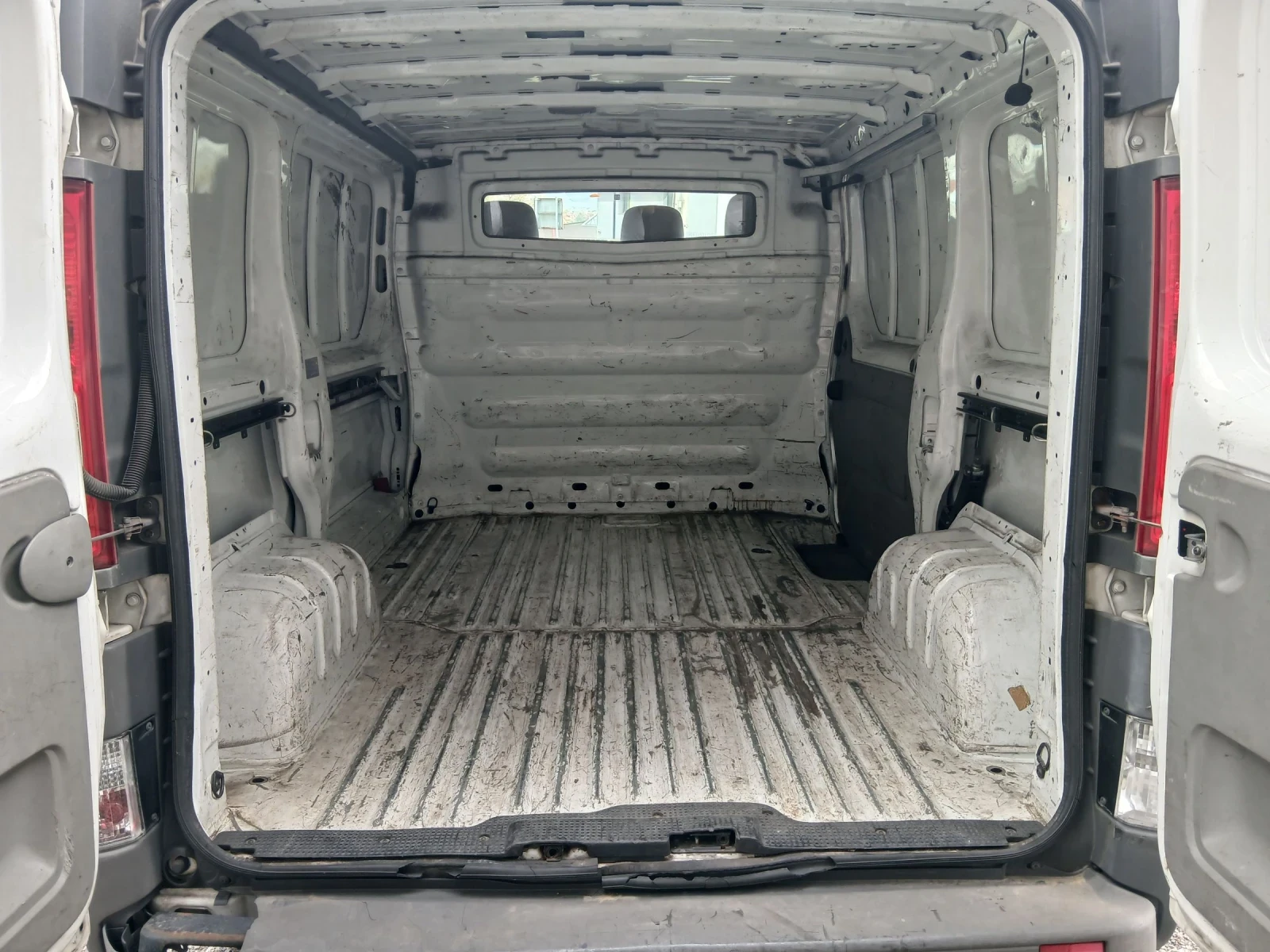 Nissan Primastar 2.0 d, снимка 10 - Бусове и автобуси - 54556483