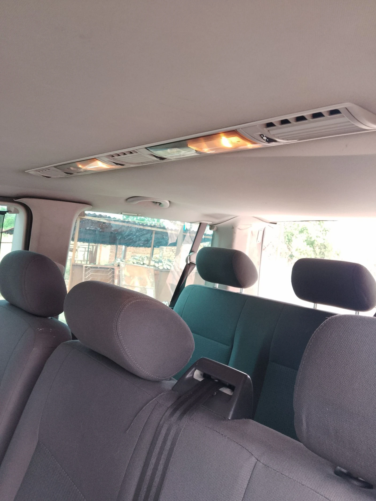VW Caravelle, снимка 9 - Бусове и автобуси - 54682750