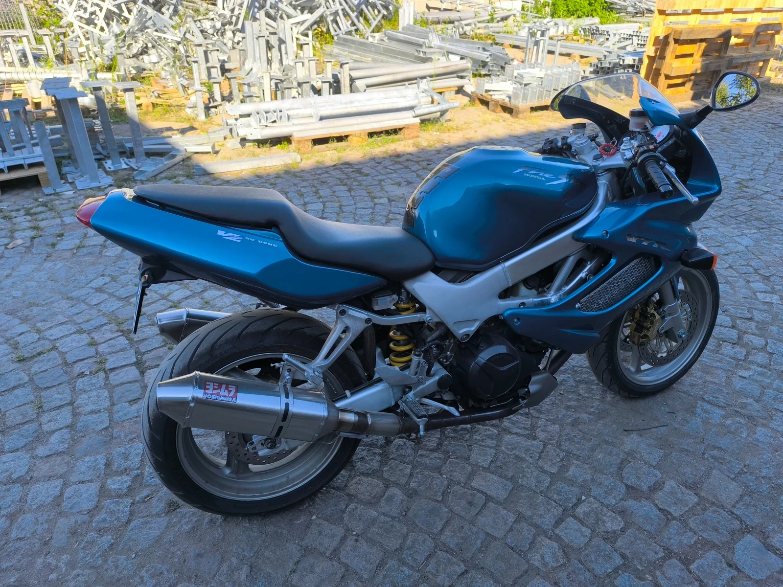 Honda Vtr 1000 - изображение 2