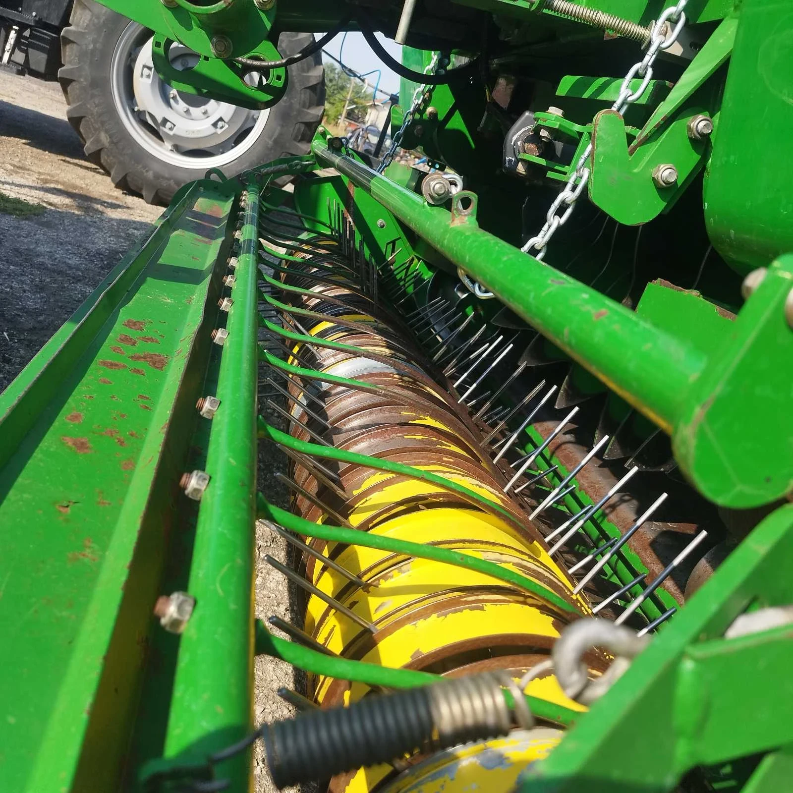 Балировачка John Deere 864 - изображение 9