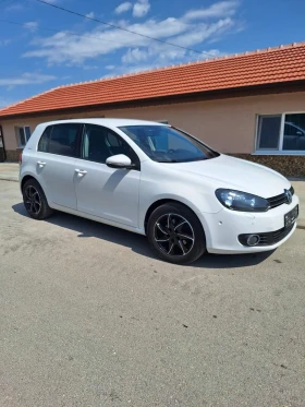 VW Golf 1.6 TDI САМОПАРКИРАНЕ!, снимка 2