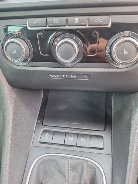 VW Golf 1.6 TDI САМОПАРКИРАНЕ!, снимка 10