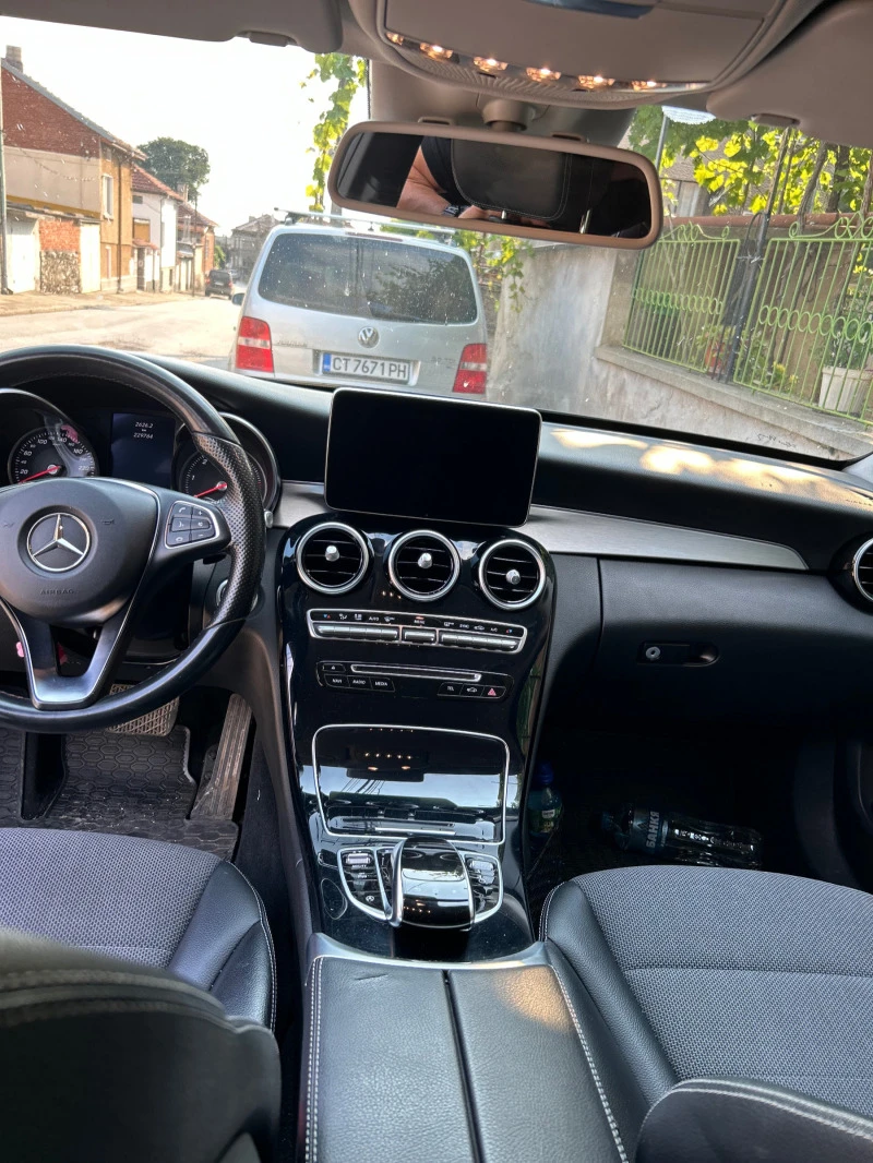 Mercedes-Benz C 220, снимка 2 - Автомобили и джипове - 48671134