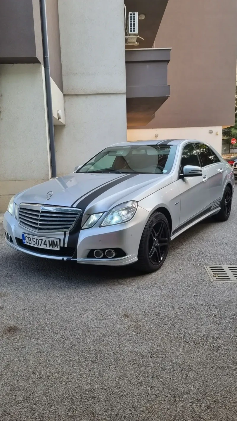 Mercedes-Benz E 220, снимка 1 - Автомобили и джипове - 47560093