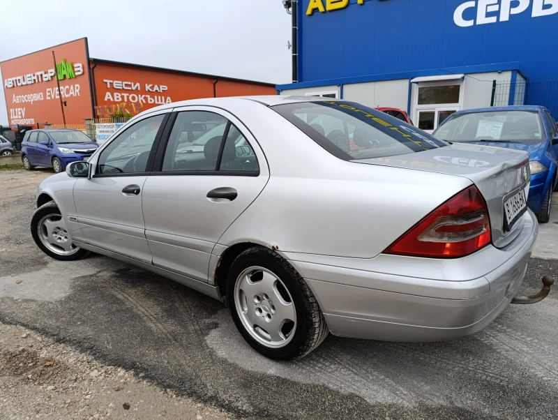 Mercedes-Benz C 220 CDI Aвтоматик, снимка 6 - Автомобили и джипове - 47936917