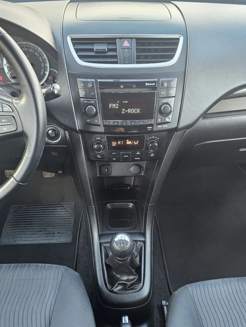 Suzuki Swift 1.2i 4x4 / Keyless/ Bluetooth/ Klimatronik , снимка 9 - Автомобили и джипове - 48055315