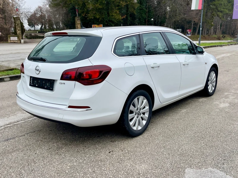 Opel Astra 1.7CDTI* Facelift* Sport Tourer* Cosmo* Euro5B* , снимка 4 - Автомобили и джипове - 48698872