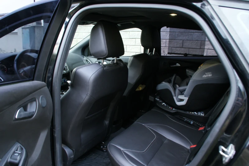 Ford Focus ST, снимка 8 - Автомобили и джипове - 51716353