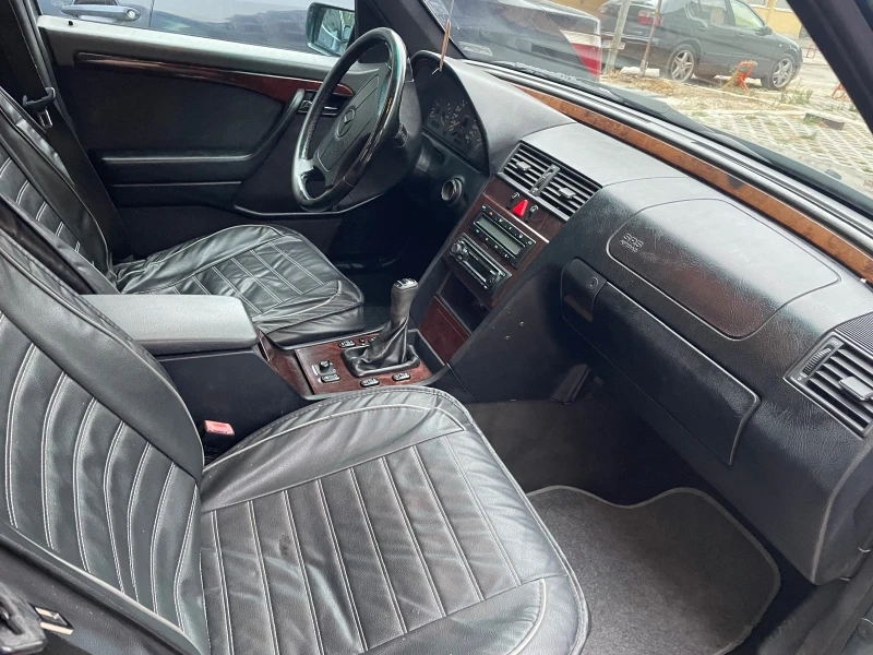 Mercedes-Benz C 200, снимка 5 - Автомобили и джипове - 52297708