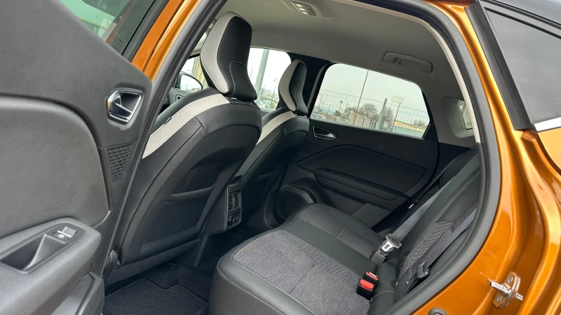 Renault Captur 1.5dci FULL LED Digital EURO 6W ЛИЗИНГ!, снимка 14 - Автомобили и джипове - 53475842