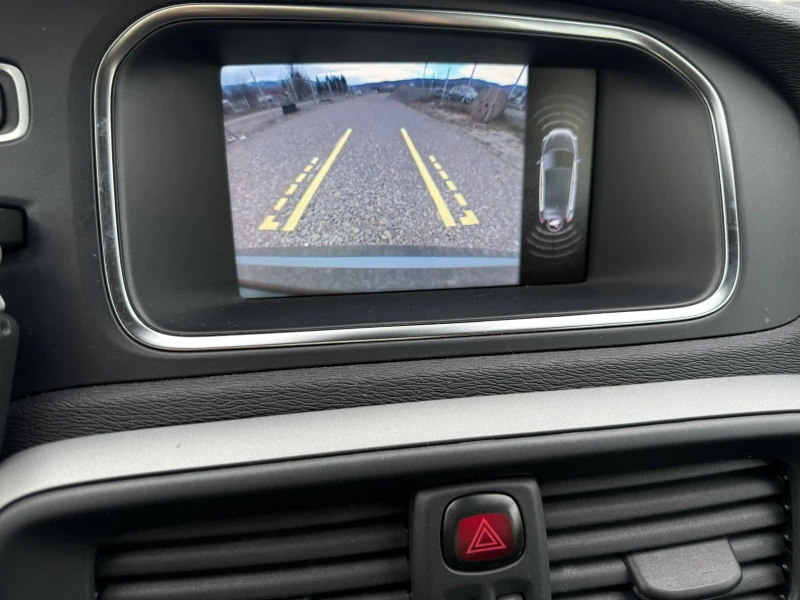 Volvo V40 T5-2.5T FULL  Швейцария 120х.км КАТО НОВА, снимка 13 - Автомобили и джипове - 53540553