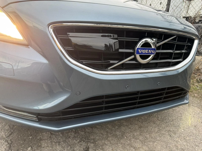 Volvo V40 T5-2.5T FULL  Швейцария 120х.км КАТО НОВА, снимка 7 - Автомобили и джипове - 53540553
