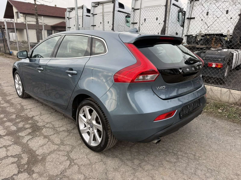 Volvo V40 T5-2.5T FULL  Швейцария 120х.км КАТО НОВА, снимка 3 - Автомобили и джипове - 53540553