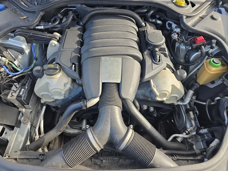 Porsche Panamera BI-Xenon* Bose* Дистроник* Подгрев* Memory* - 28999 лв. - 70982534 | Car24.bg