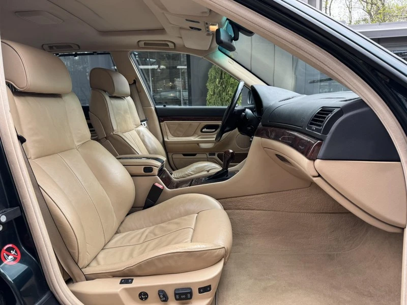 BMW 740, снимка 11 - Автомобили и джипове - 54427287