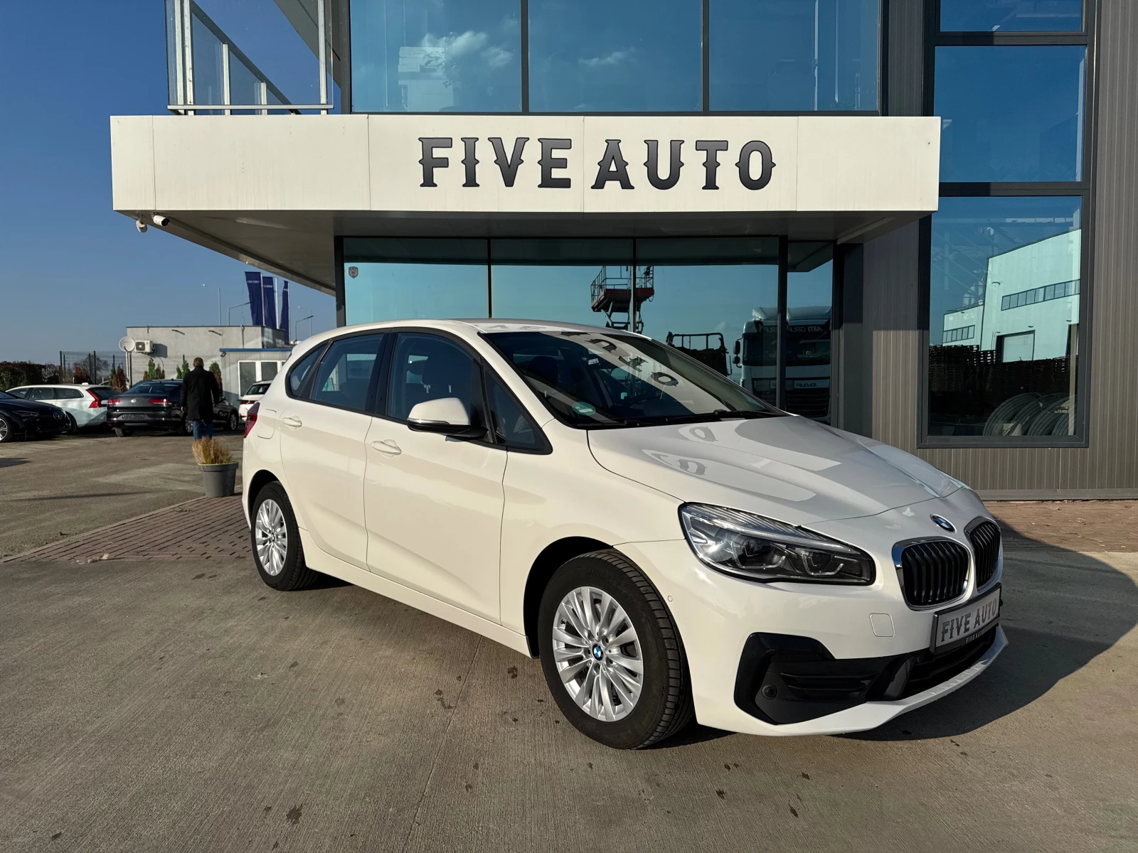 BMW 218 d Active Tourer / 135 900 км. - изображение 3