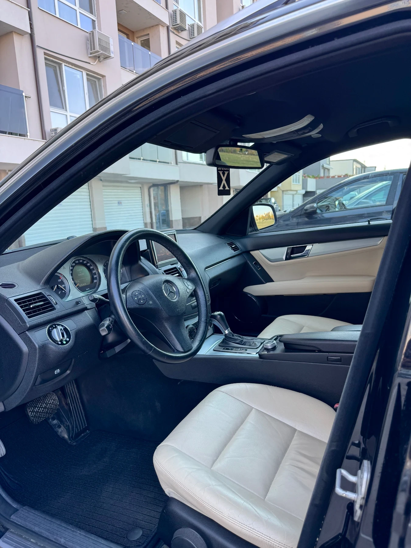 Mercedes-Benz C 320  4MATIC FULL AMG PACK - изображение 9