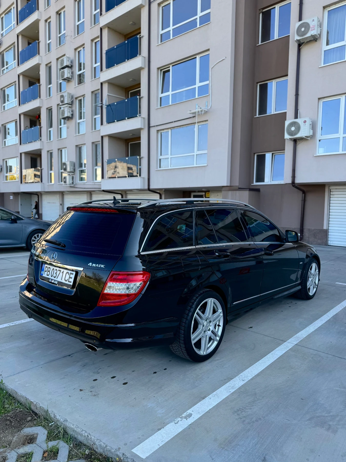 Mercedes-Benz C 320  4MATIC FULL AMG PACK - изображение 4