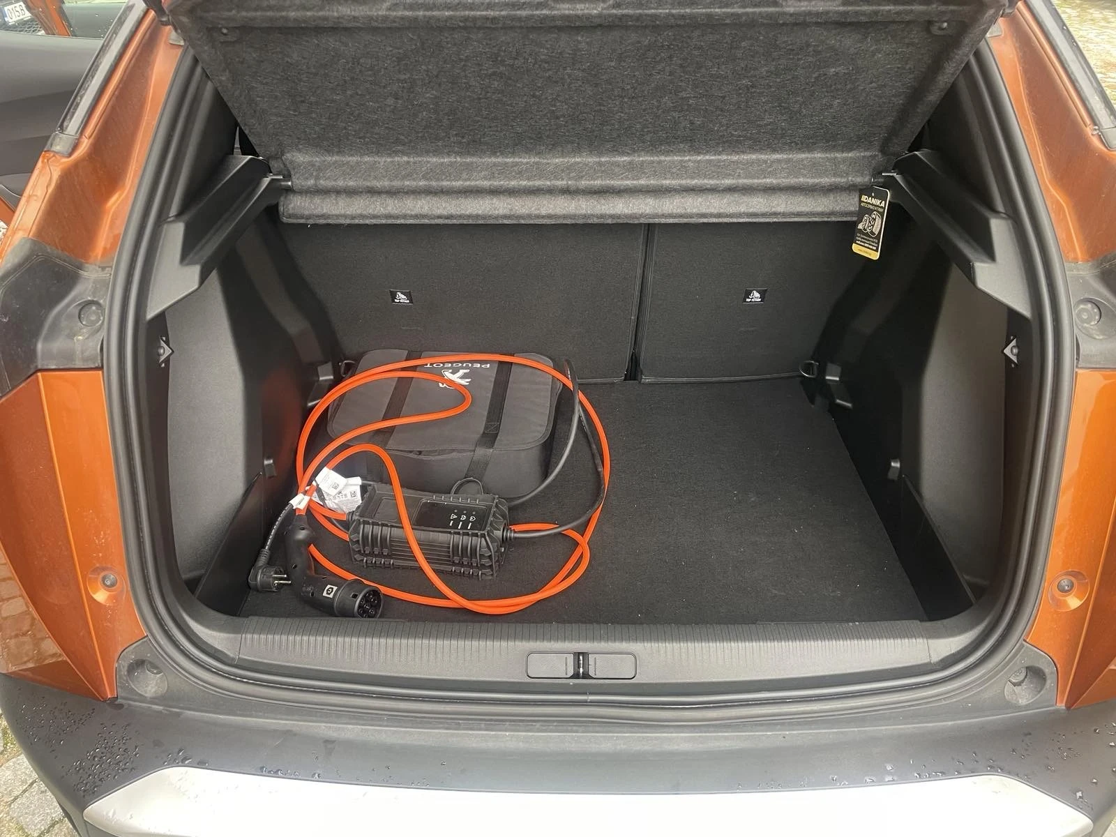 Peugeot 2008 EV - изображение 9