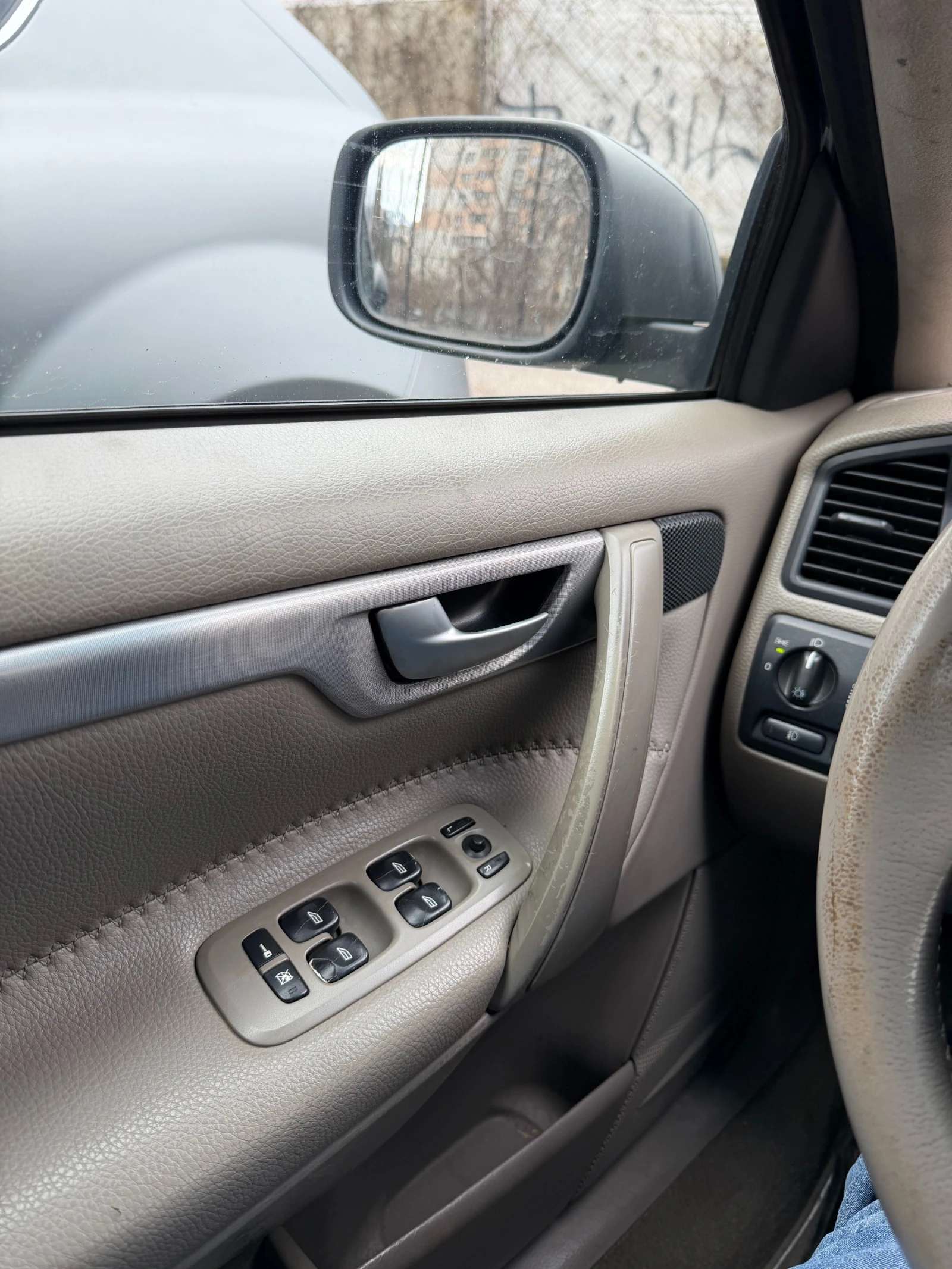 Volvo Xc70  - изображение 8