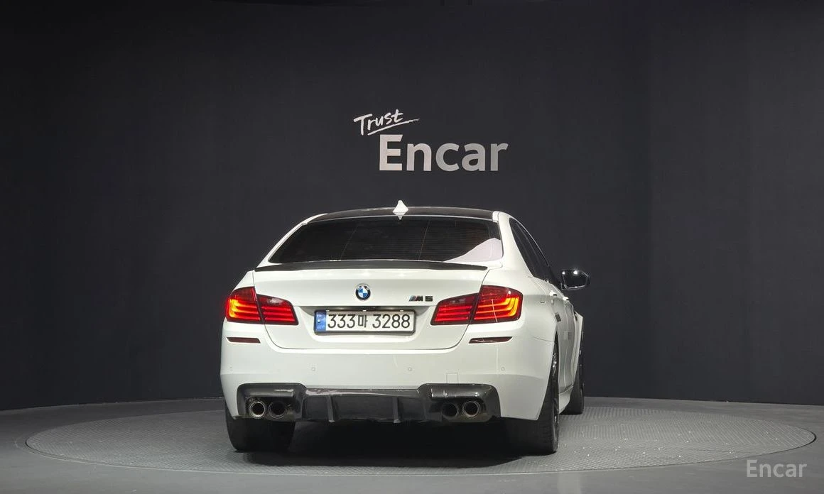 BMW M5 АДАПТ.ОКАЧ* ВАКУМ* ОБДУХ* 360* HEADUP* B&O, снимка 4 - Автомобили и джипове - 53914398