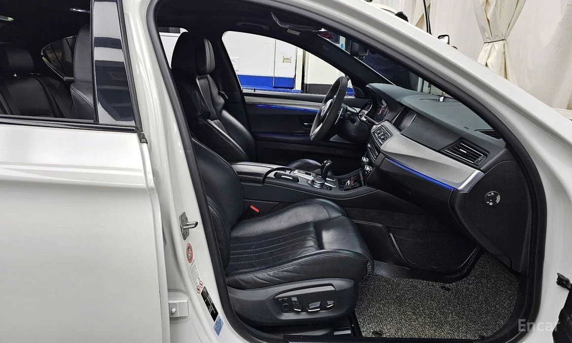 BMW M5 АДАПТ.ОКАЧ* ВАКУМ* ОБДУХ* 360* HEADUP* B&O, снимка 7 - Автомобили и джипове - 53914398