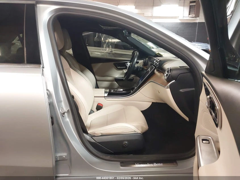 Mercedes-Benz C 300 2l Sedan, снимка 5 - Автомобили и джипове - 53958418