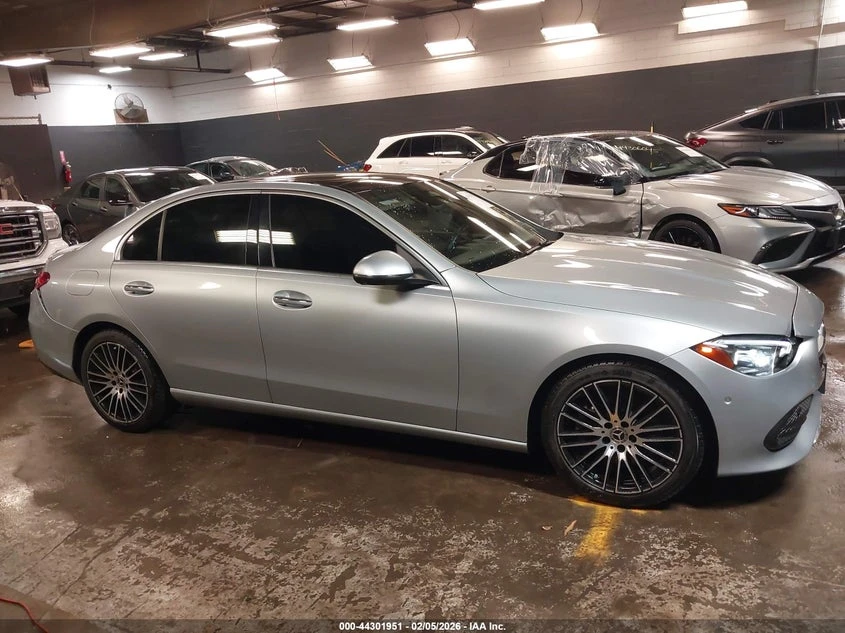 Mercedes-Benz C 300 2l Sedan, снимка 13 - Автомобили и джипове - 53958418