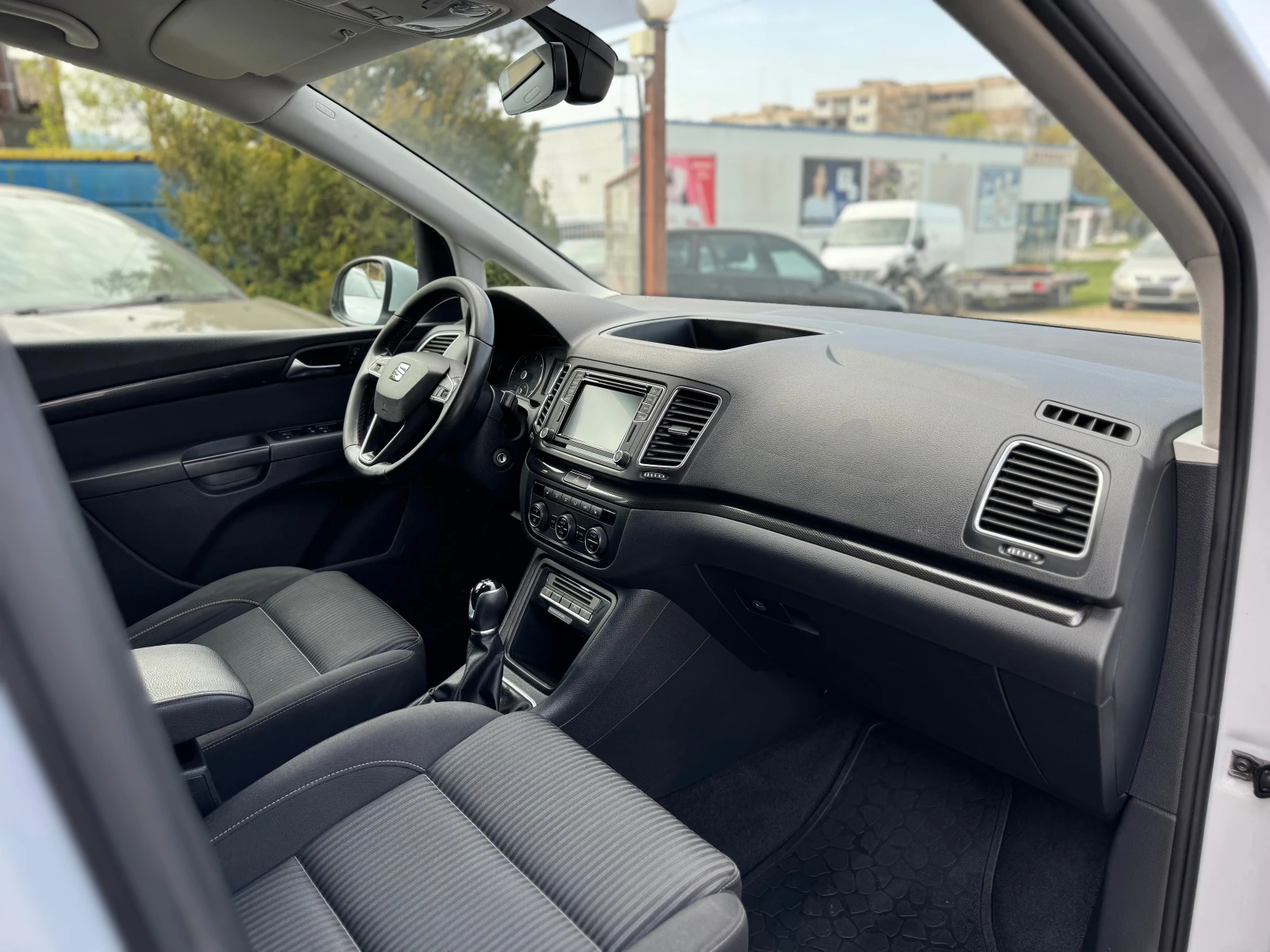 Seat Alhambra 2.0TDI* NAVI* XENON* 6+ 1, снимка 9 - Автомобили и джипове - 54205975