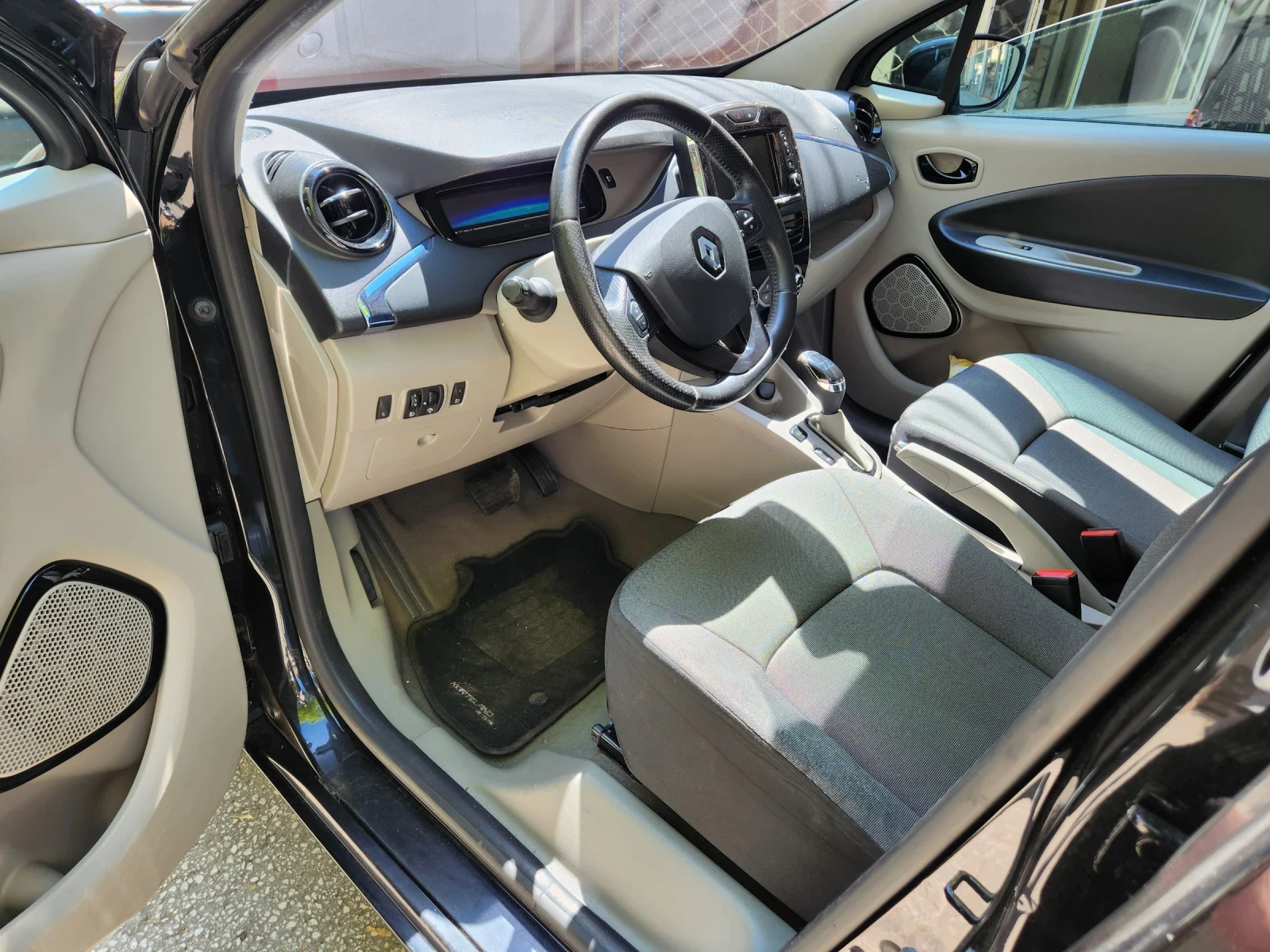 Renault Zoe ZEN, снимка 3 - Автомобили и джипове - 54596208