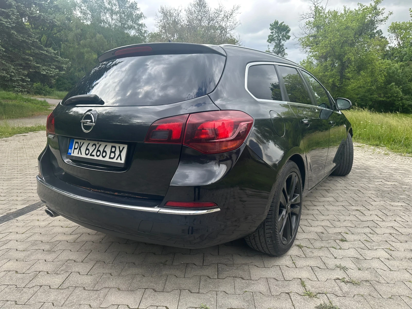 Opel Astra Sports Tourer 2.0, снимка 5 - Автомобили и джипове - 54653537