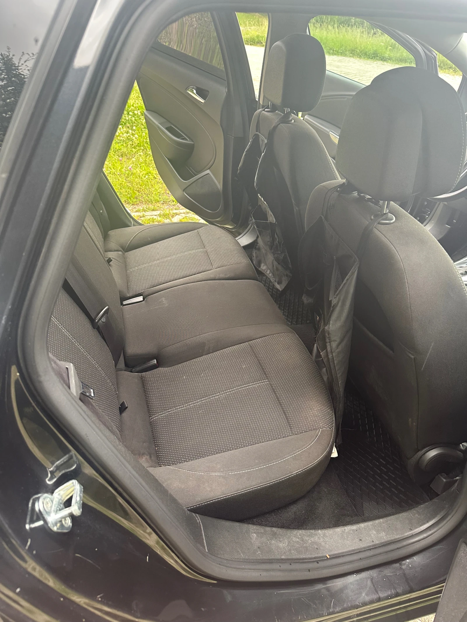 Opel Astra Sports Tourer 2.0, снимка 16 - Автомобили и джипове - 54653537