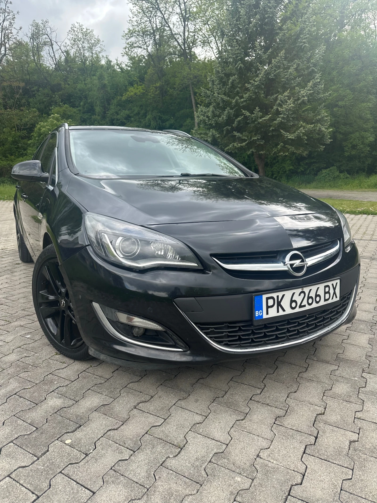 Opel Astra Sports Tourer 2.0, снимка 2 - Автомобили и джипове - 54653537