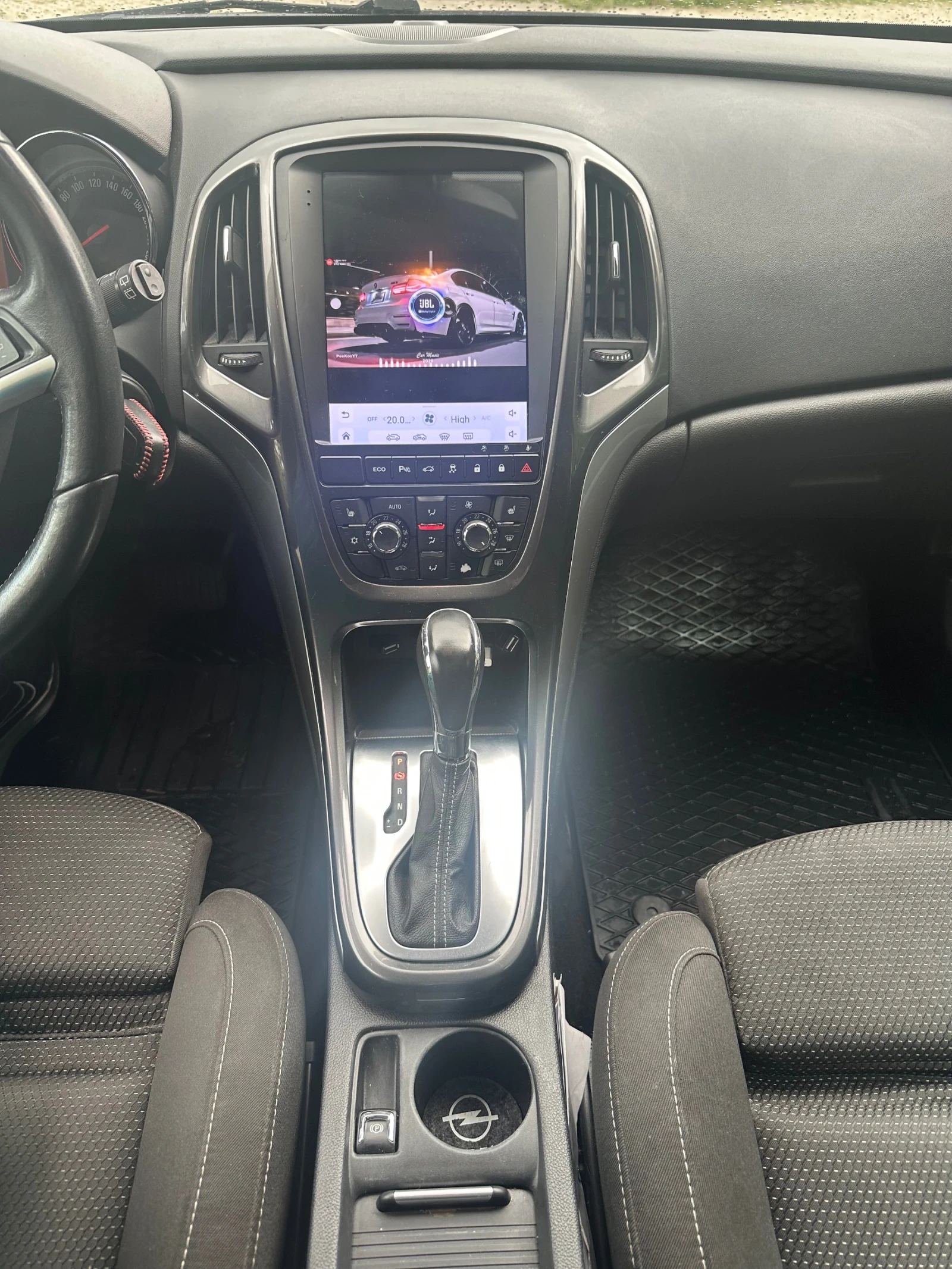 Opel Astra Sports Tourer 2.0, снимка 15 - Автомобили и джипове - 54653537