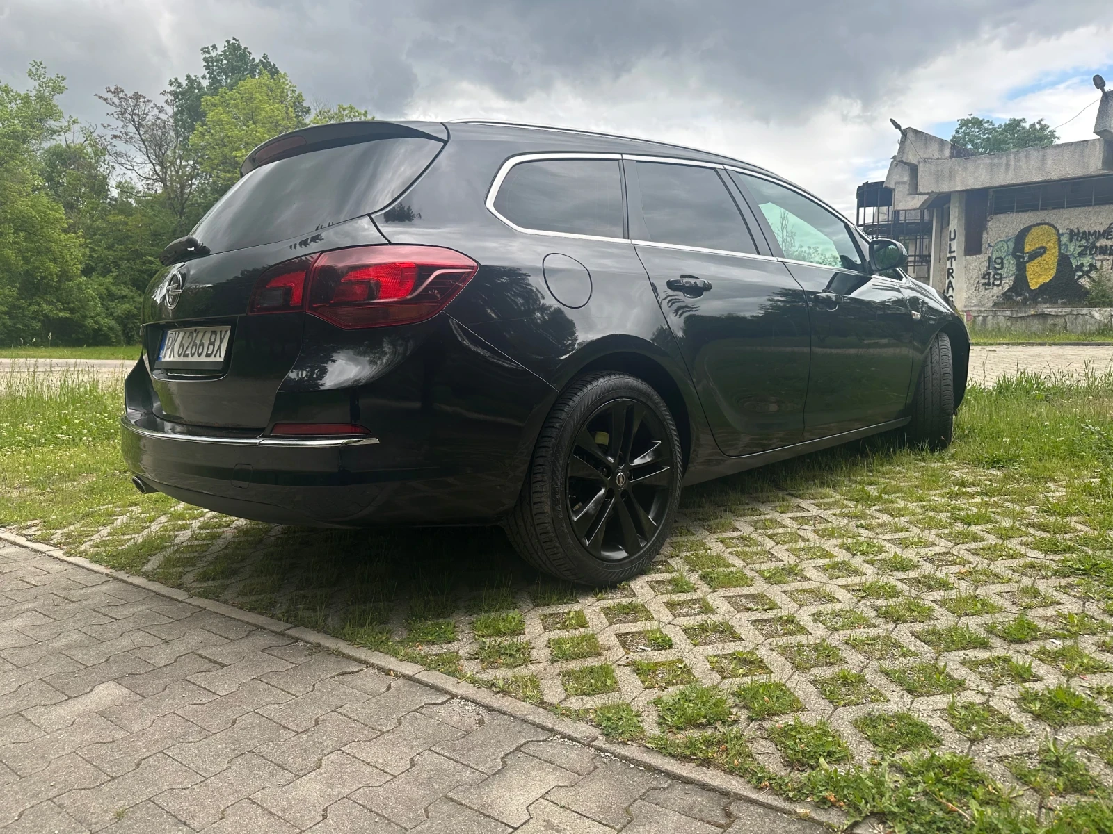 Opel Astra Sports Tourer 2.0, снимка 6 - Автомобили и джипове - 54653537