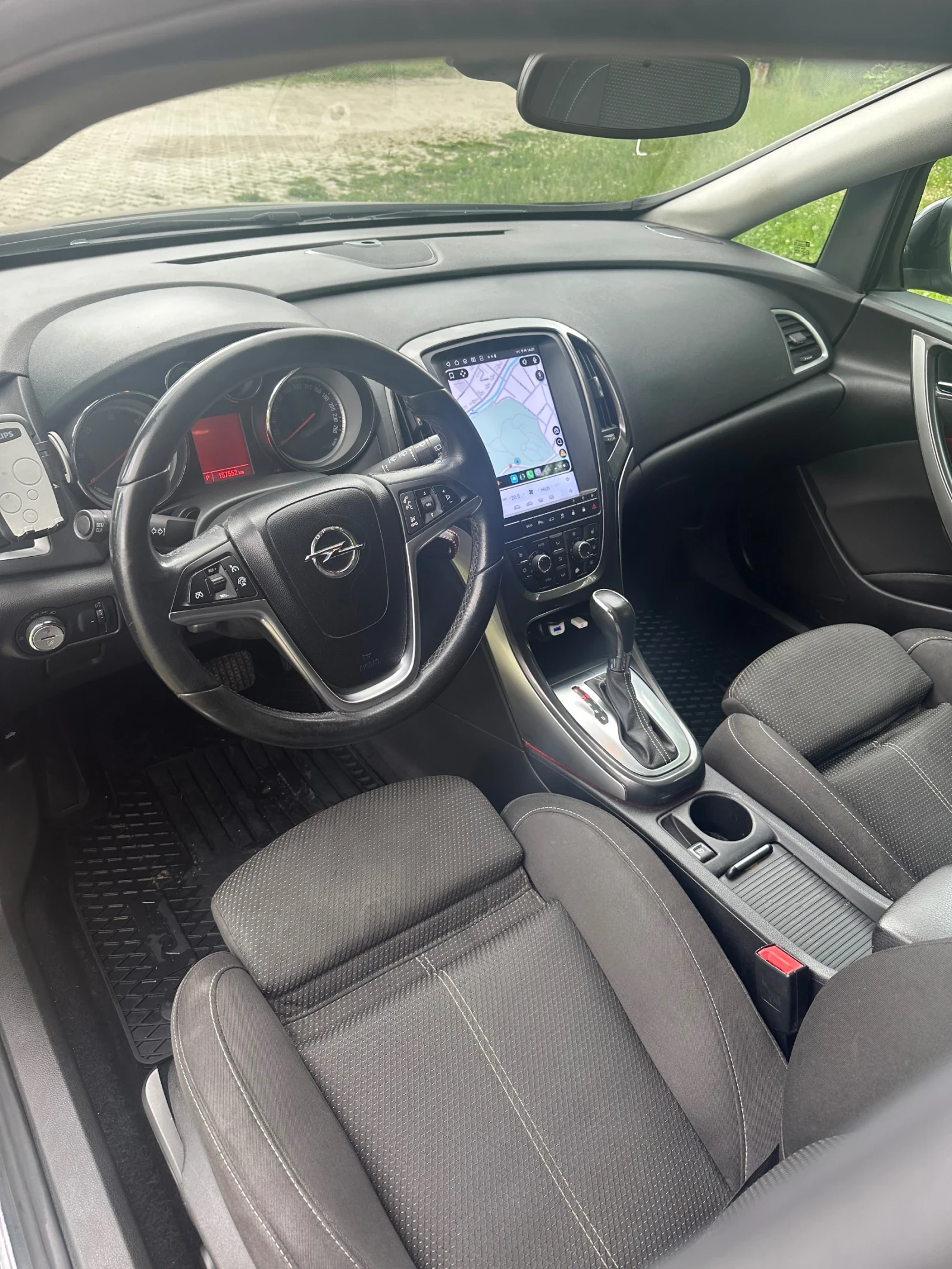 Opel Astra Sports Tourer 2.0, снимка 11 - Автомобили и джипове - 54653537