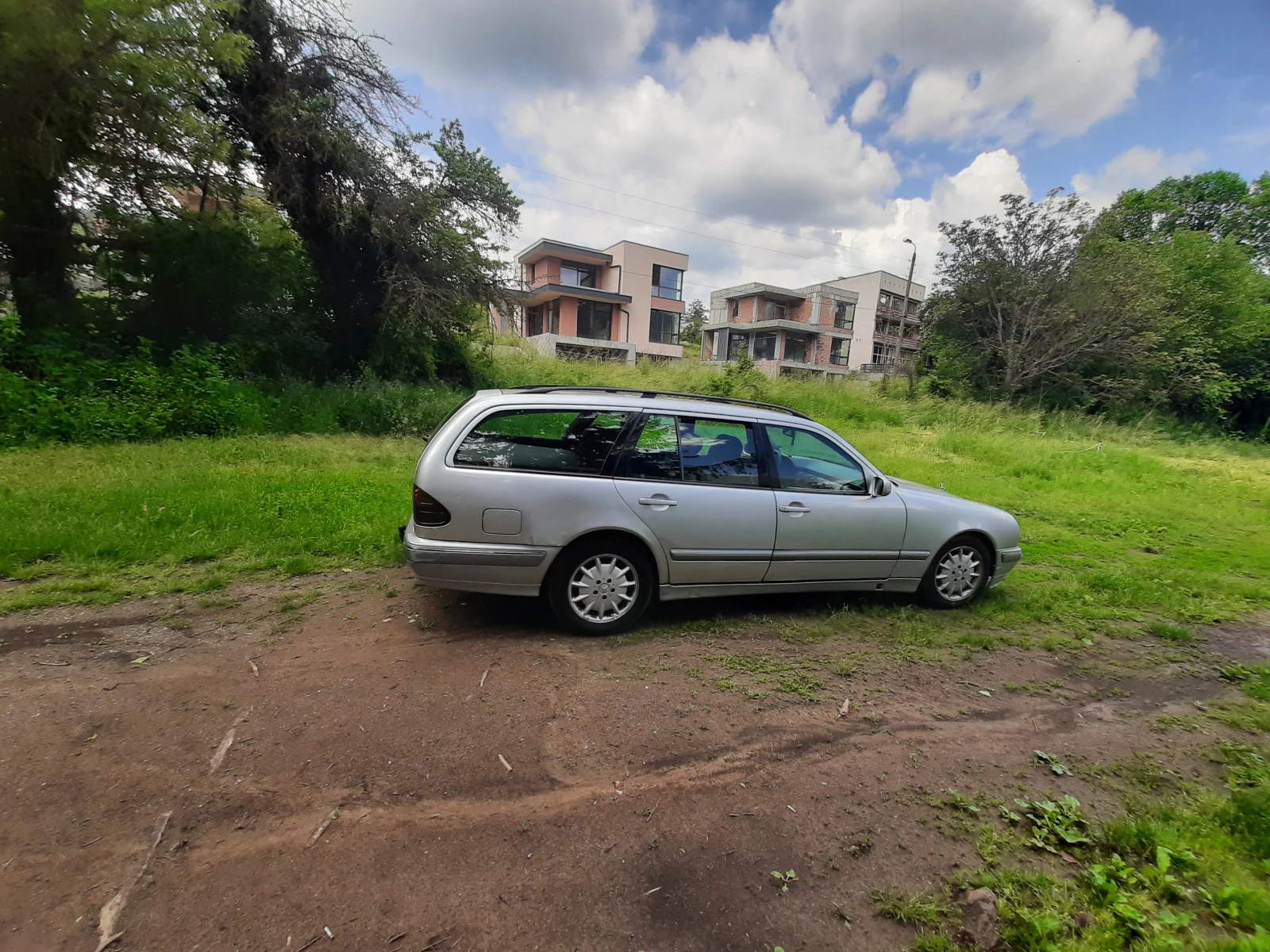 Mercedes-Benz E 320, снимка 3 - Автомобили и джипове - 54662101
