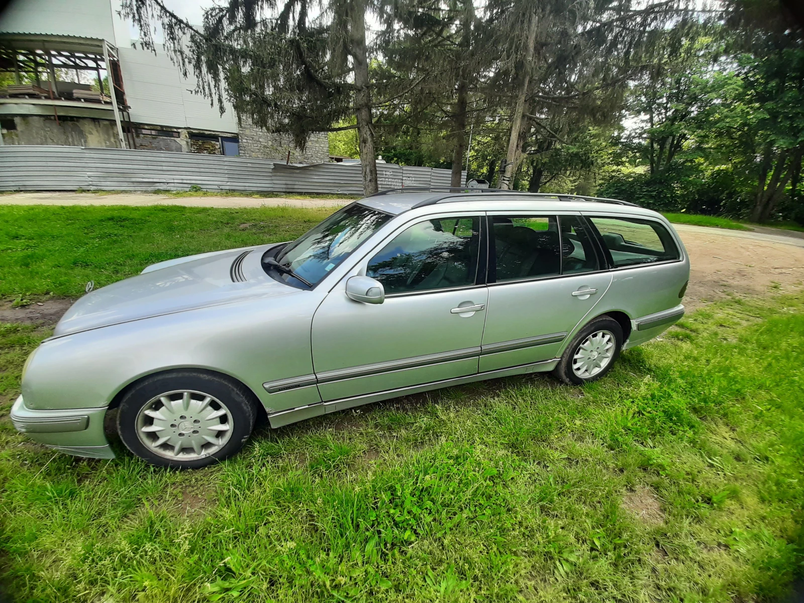 Mercedes-Benz E 320, снимка 8 - Автомобили и джипове - 54662101