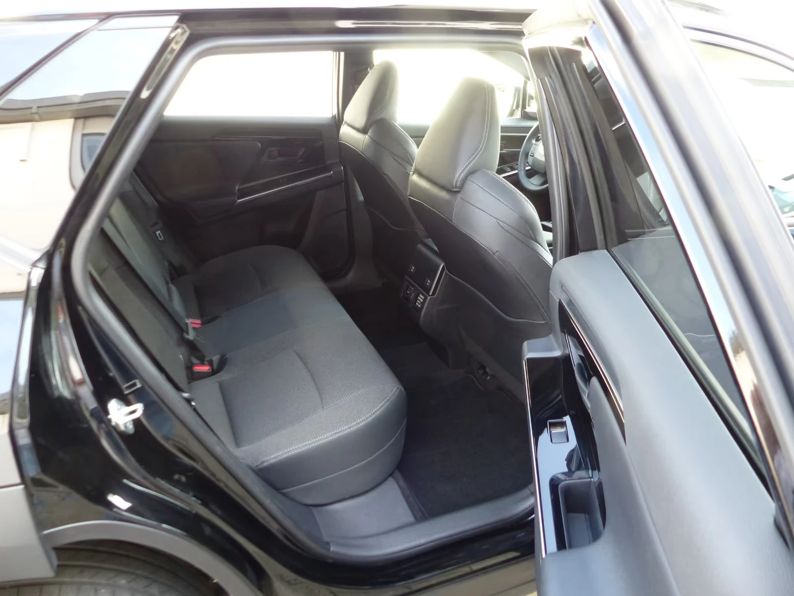 Toyota bZ4X COMFORT/204HP/CAM/H.PUMP/NAVI/LED/CPLAY/FWD/481q, снимка 14 - Автомобили и джипове - 55275384