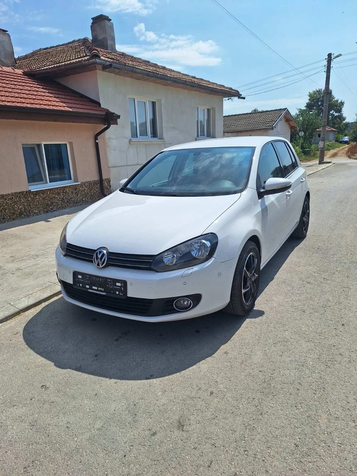 VW Golf 1.6 TDI САМОПАРКИРАНЕ!, снимка 4 - Автомобили и джипове - 55832698