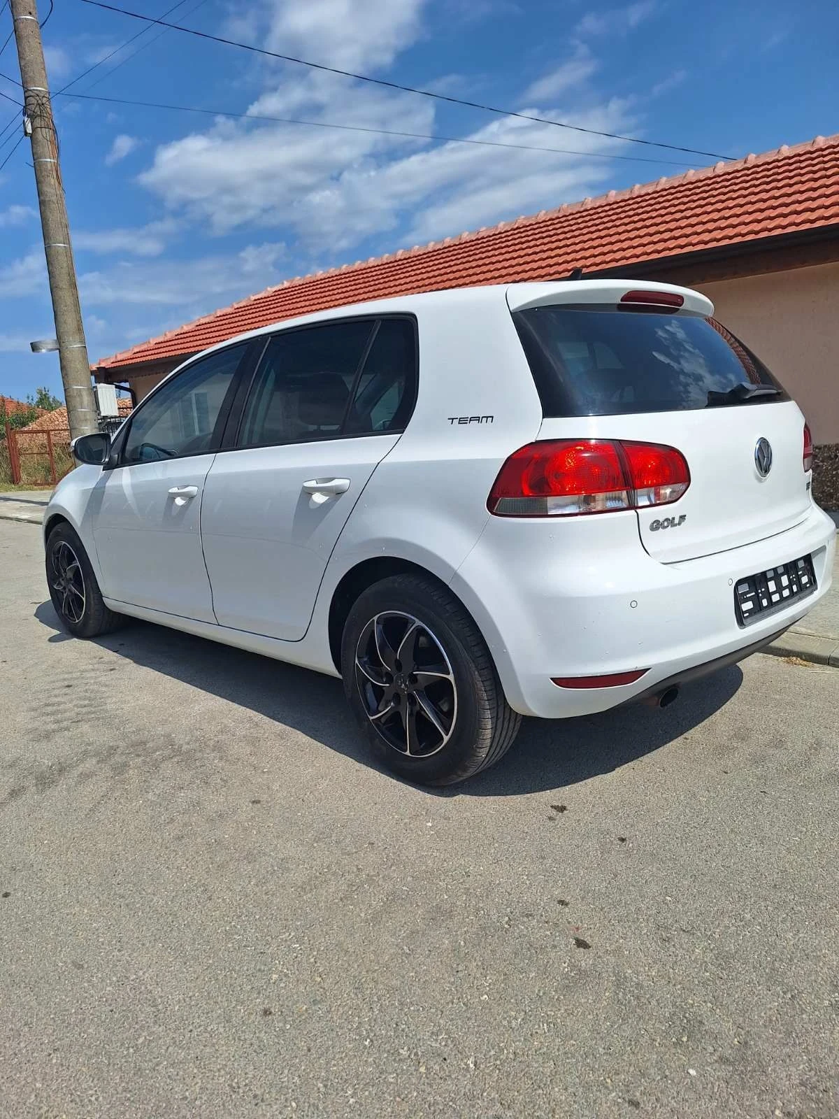 VW Golf 1.6 TDI САМОПАРКИРАНЕ!, снимка 7 - Автомобили и джипове - 55832698
