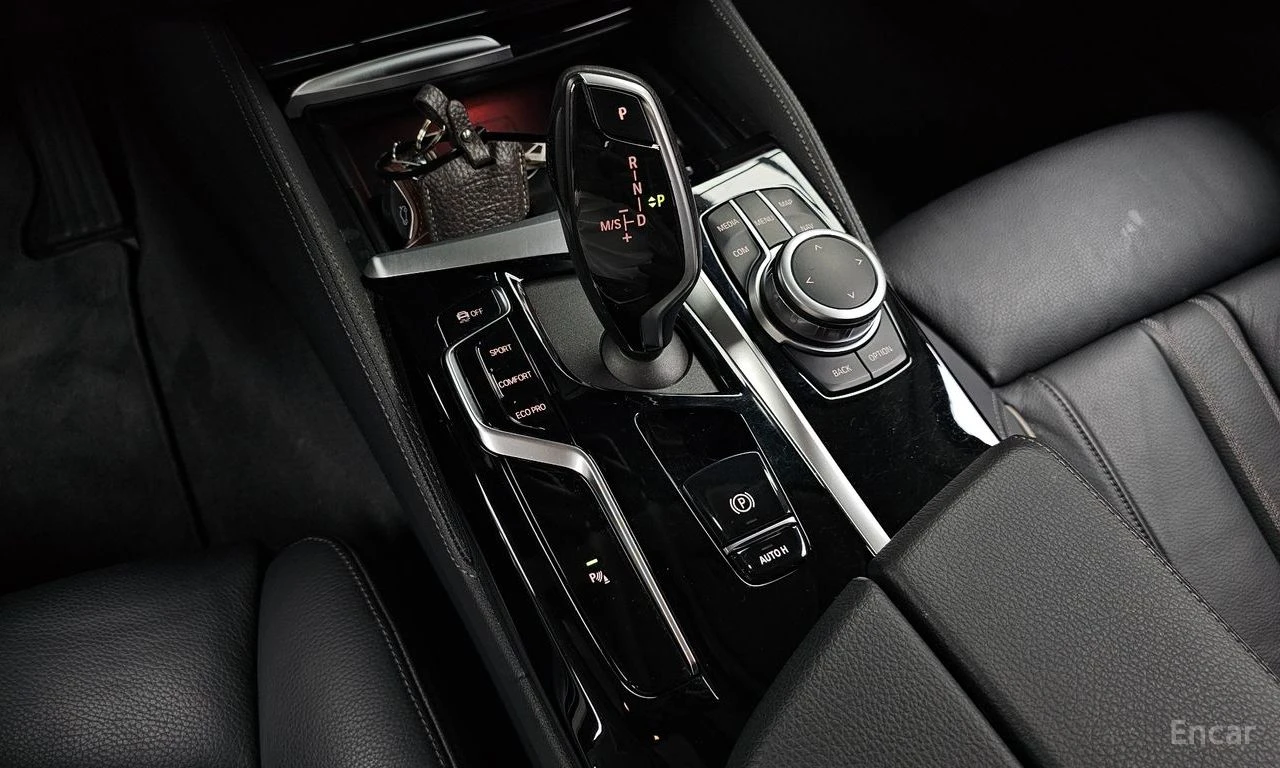 BMW 520 i* LUXURY* DISTRONIC* ХЕДЪП* ПОДГРЕВ* КРАЙНА ЦЕНА, снимка 15 - Автомобили и джипове - 55983782
