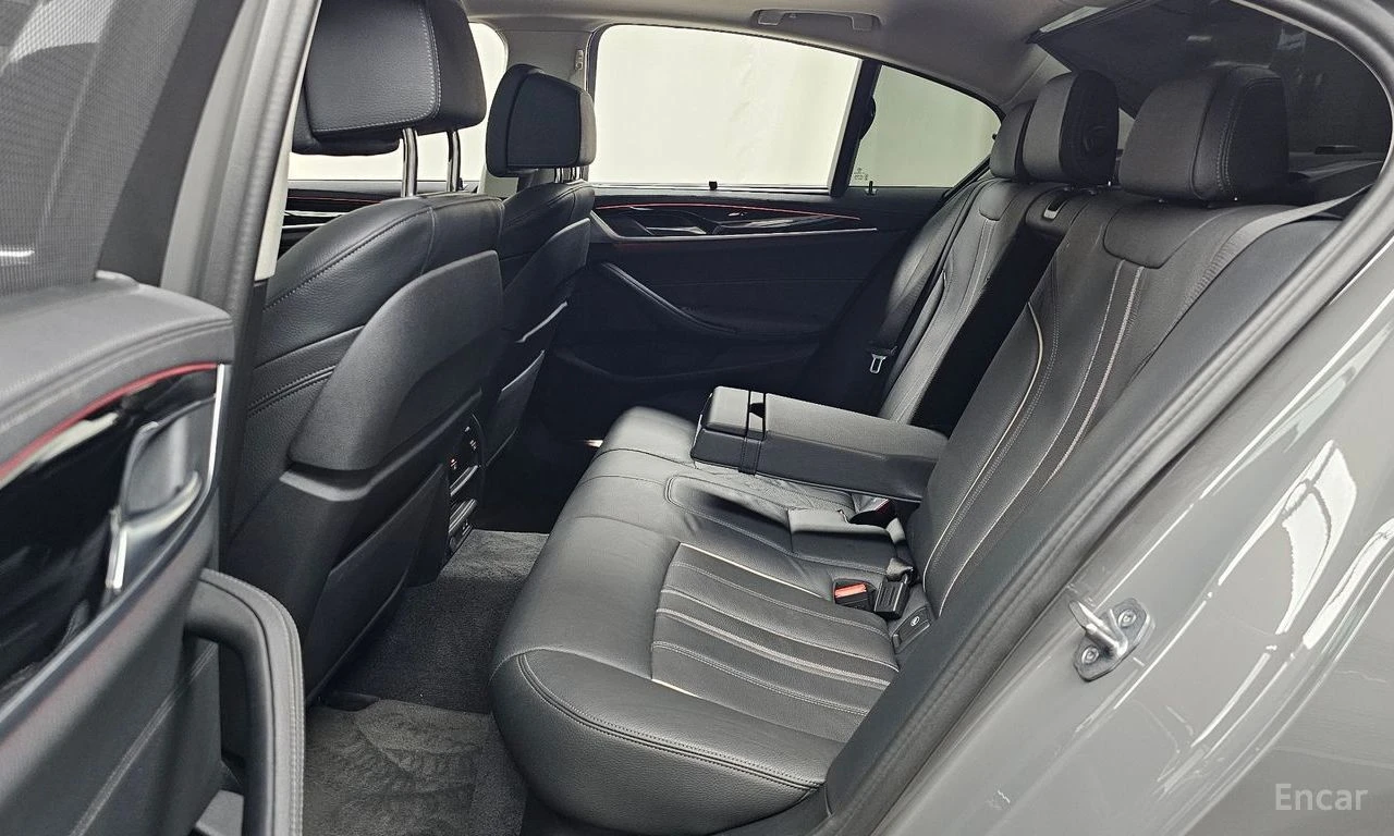 BMW 520 i* LUXURY* DISTRONIC* ХЕДЪП* ПОДГРЕВ* КРАЙНА ЦЕНА, снимка 16 - Автомобили и джипове - 55983782